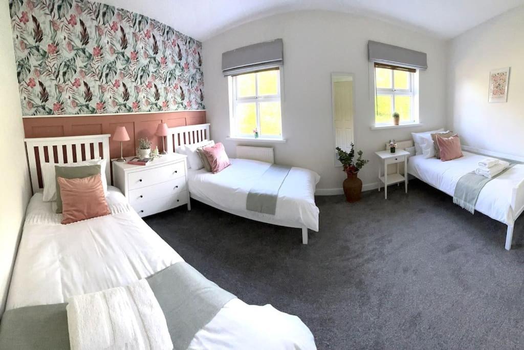 Olive Holiday Cottage Matlock มัทล็อก ภายนอก รูปภาพ