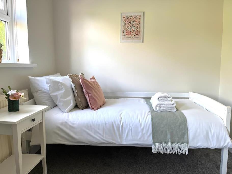 Olive Holiday Cottage Matlock มัทล็อก ภายนอก รูปภาพ
